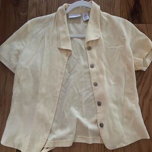 Soft Yellow button up Croft & Barrow top
